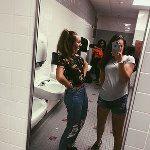 Meet your Posher, Ella